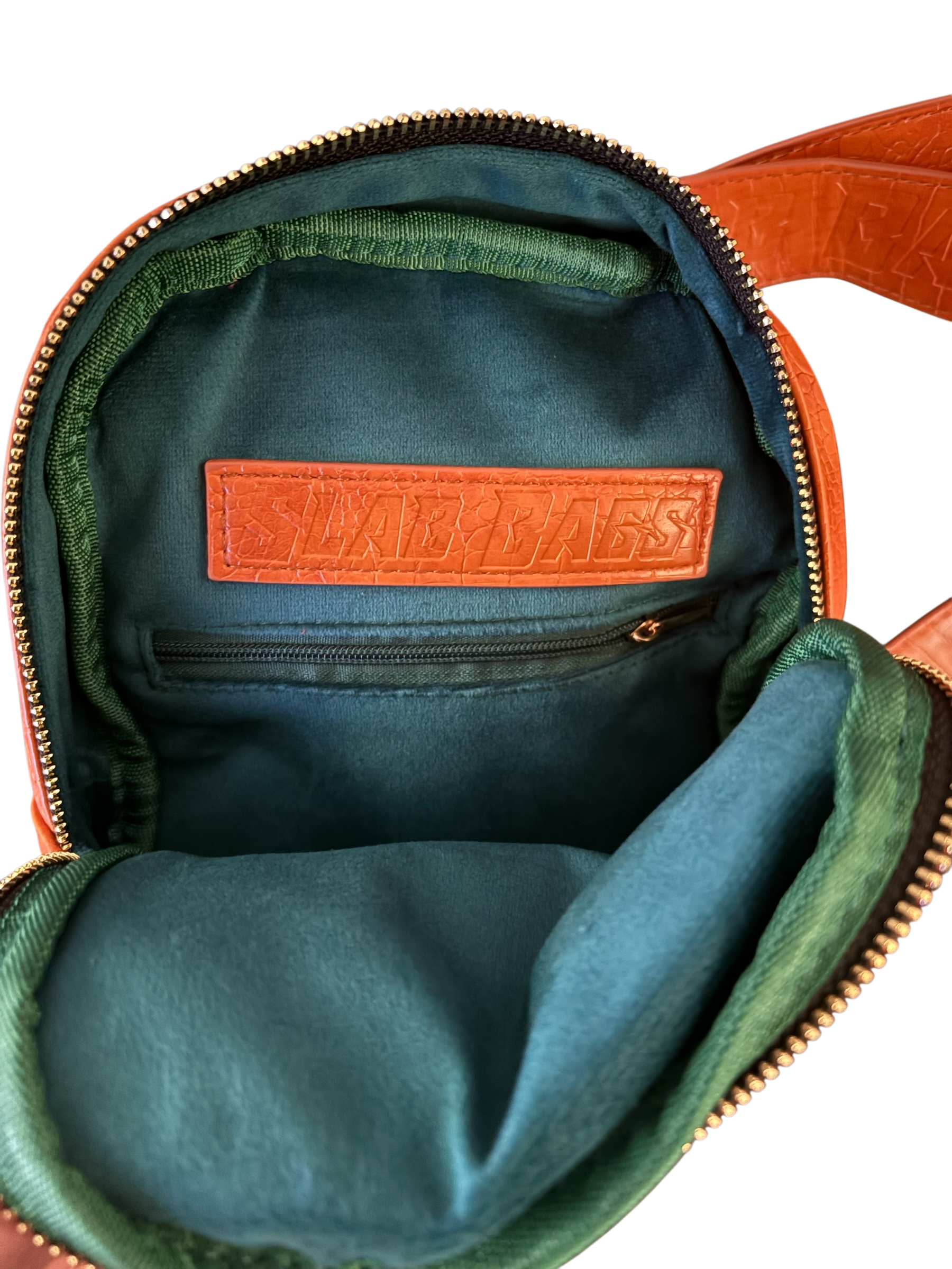 Charizard - Dragon Skin Leather Exclusive Slab Bag